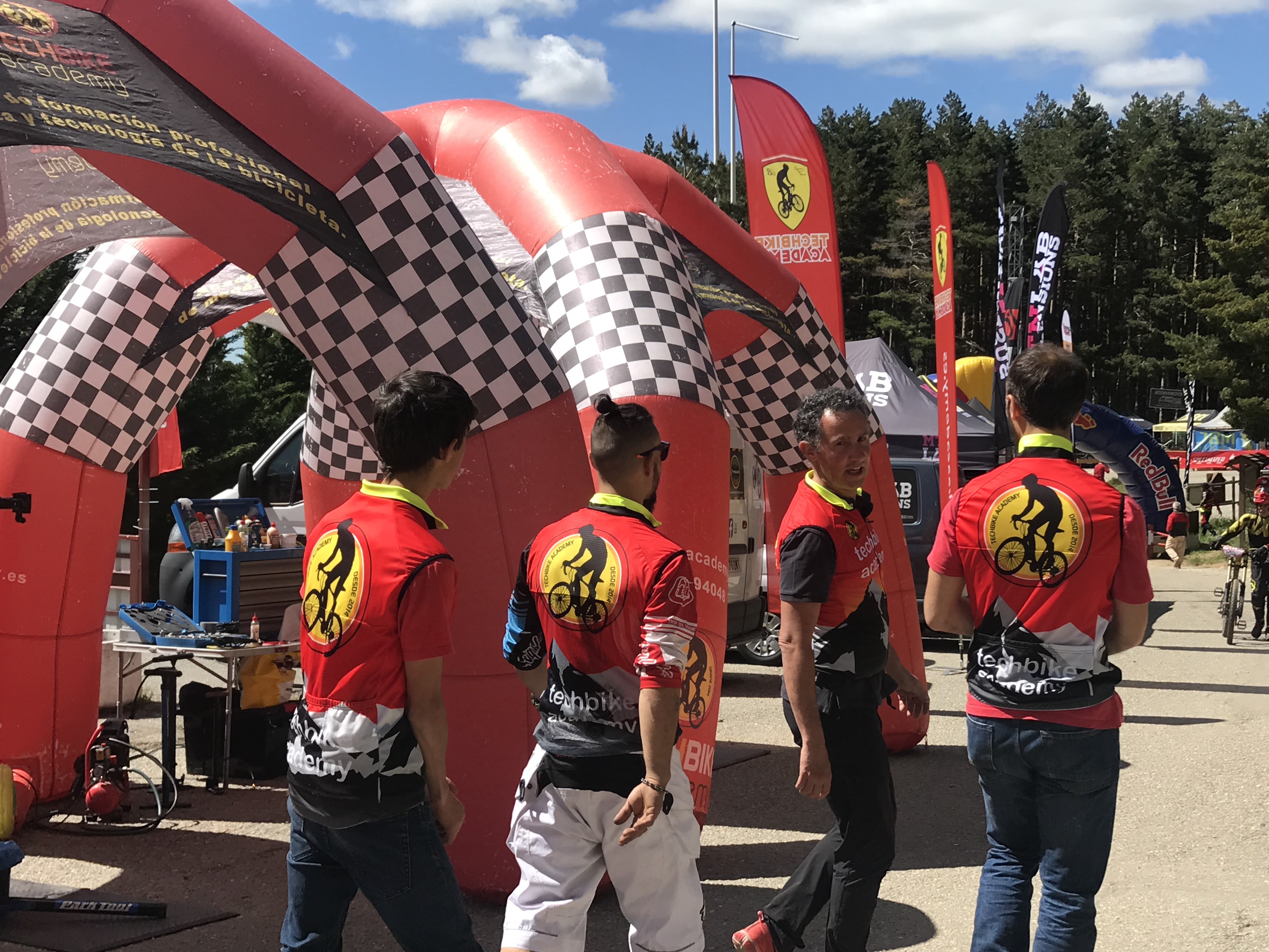 Asistencia mecánica en carrera